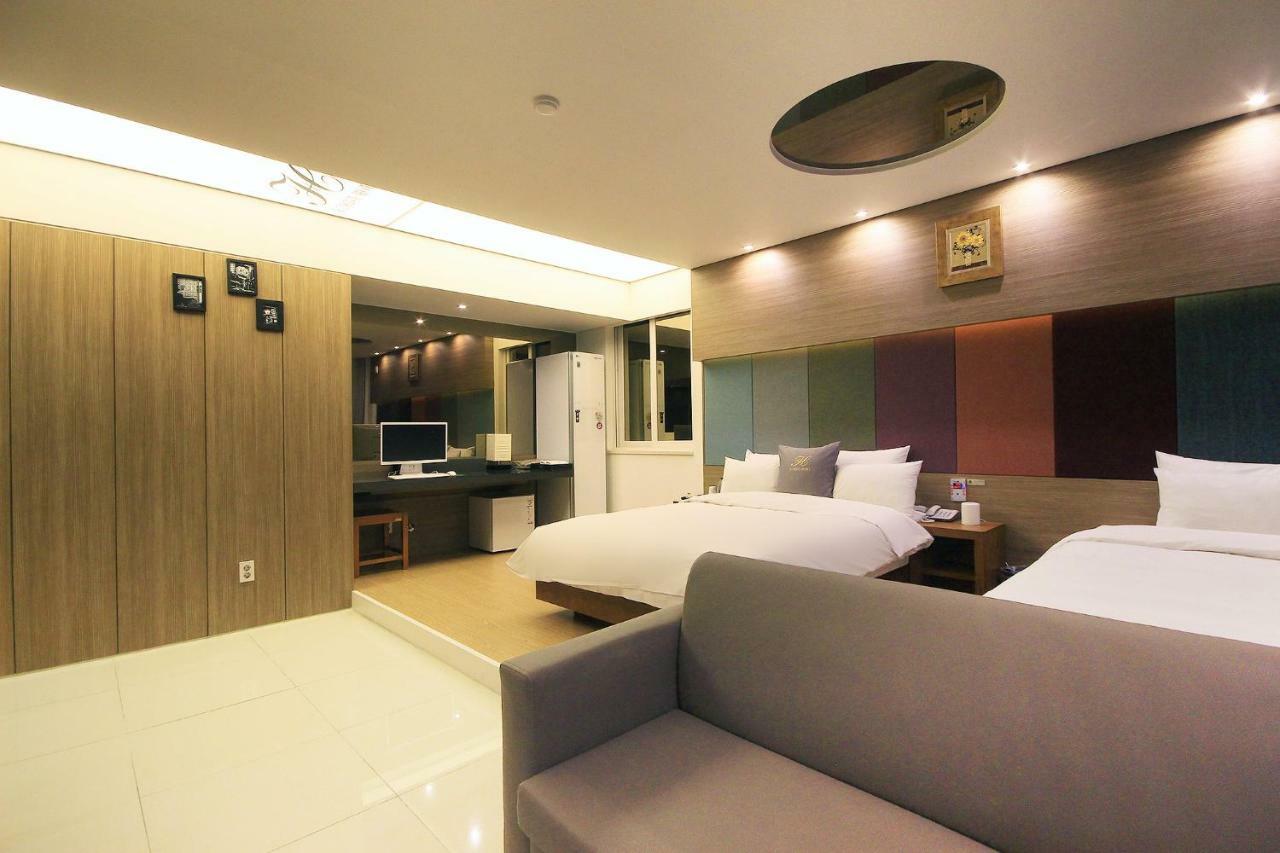 H Drive Hotel Iksan Εξωτερικό φωτογραφία
