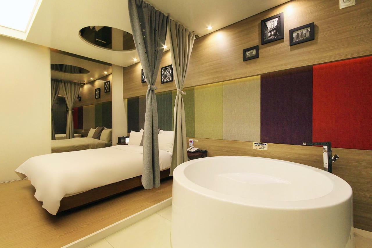 H Drive Hotel Iksan Εξωτερικό φωτογραφία
